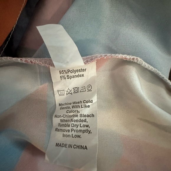 All over print ruched side slplit hem. - Picture 5 of 5